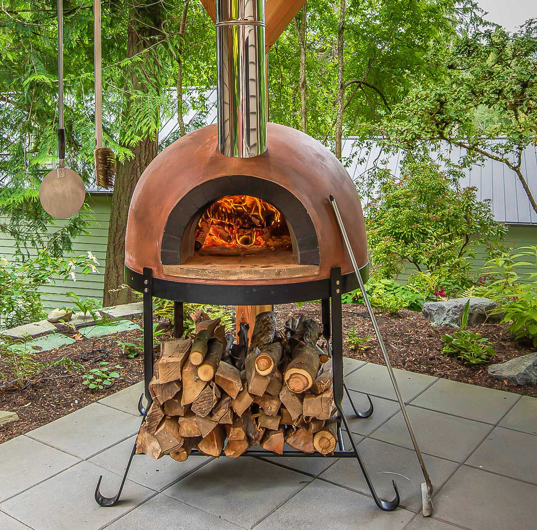 Outdoor Wood-Fired Pizza Oven